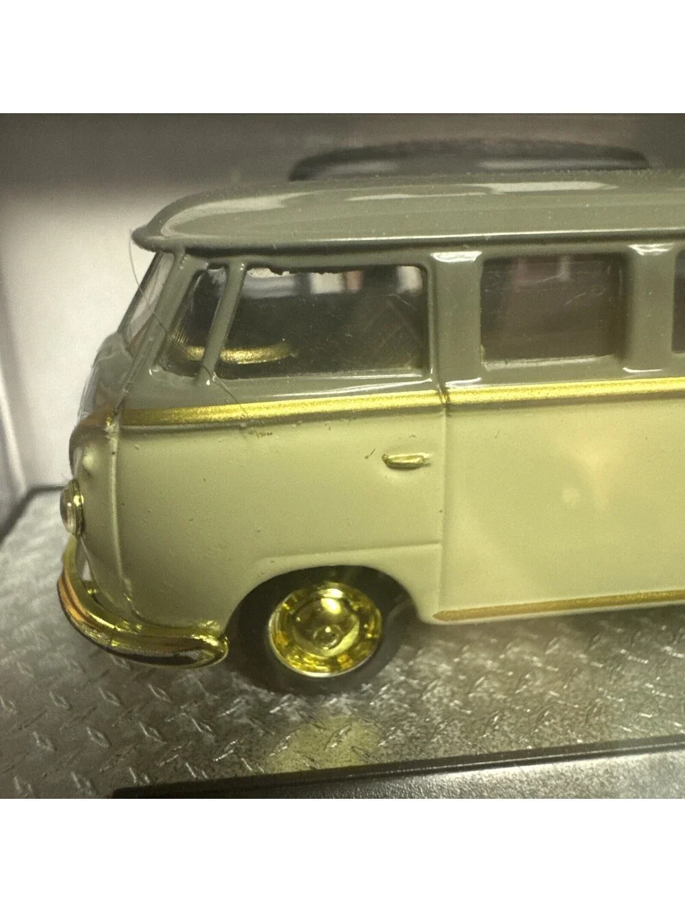 M2 Machines Auto-Thentics 1958 VW Microbus 15 Window USA VWS01 CHASE Limit 1,000